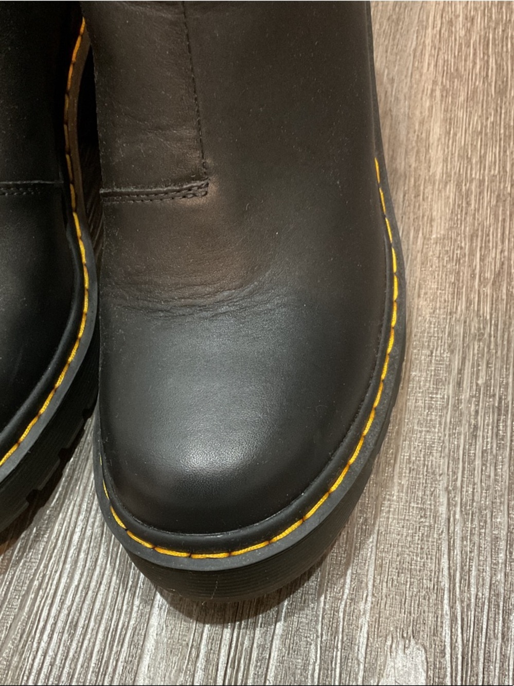 Authentic 💯 DOC MARTENS Black Heeled Chelsea Boots with Yellow Stitching - Women - Picture 5 of 14